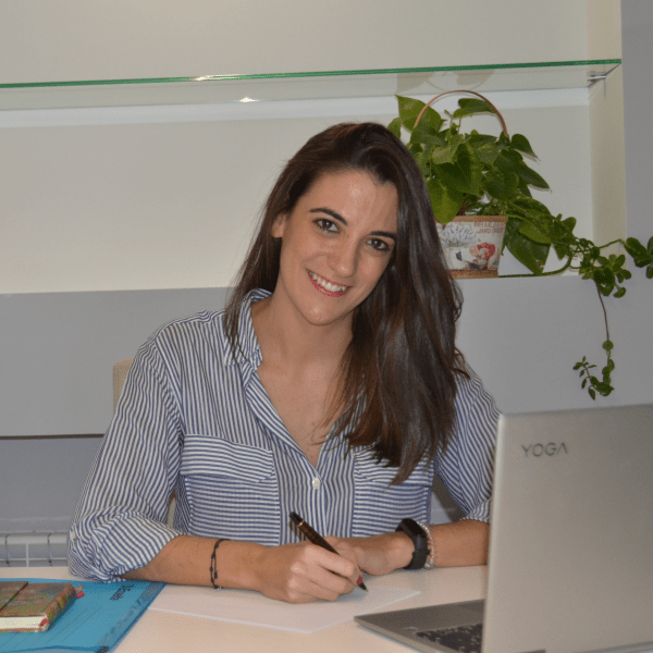 fotoinescortadaescribiendo